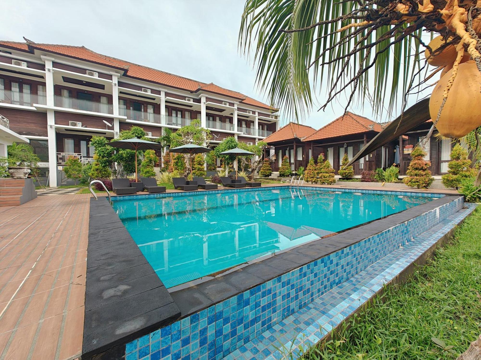 Nusa Sedayu Hotel By Ocean View Batununggul Exterior photo
