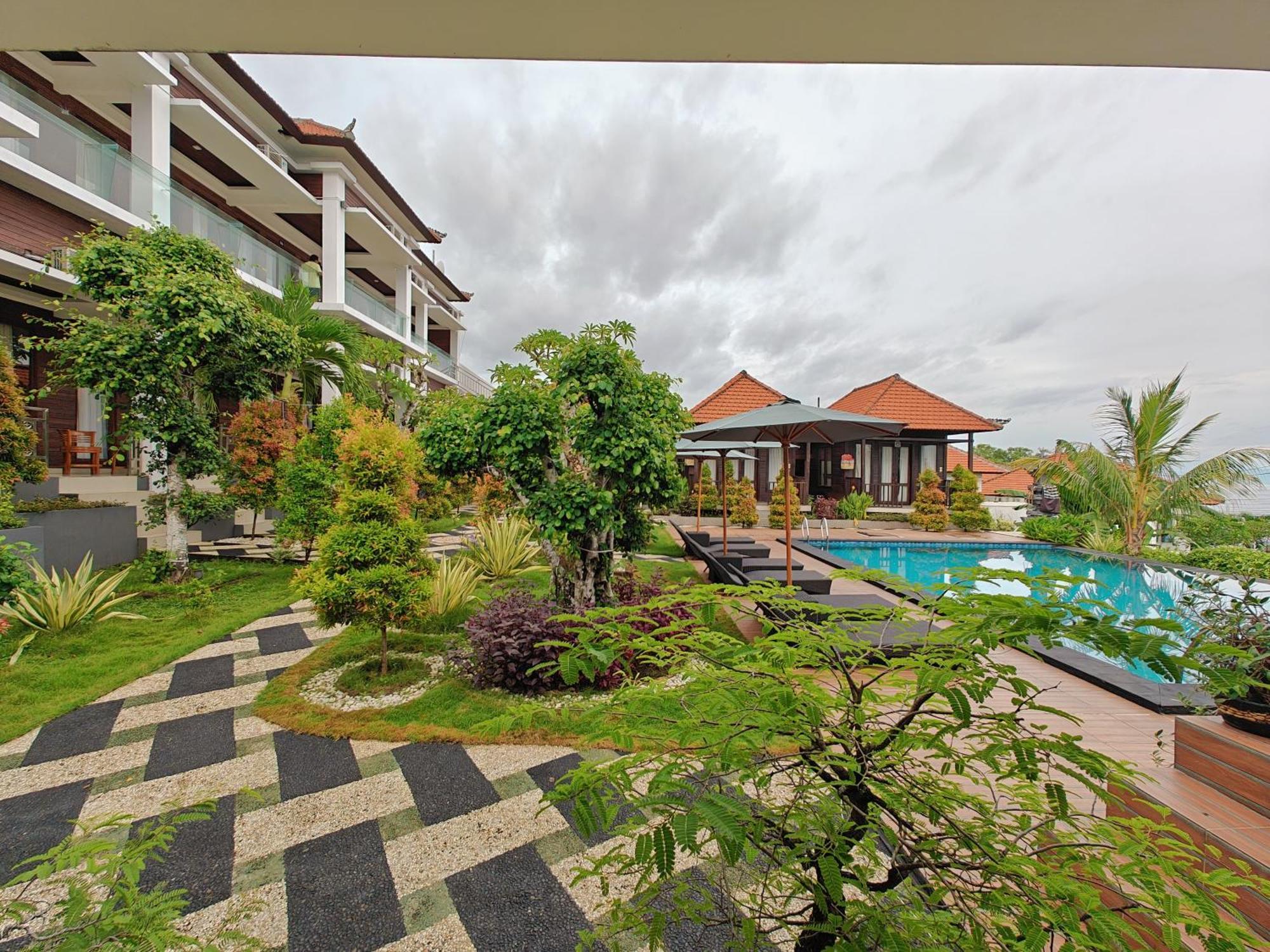 Nusa Sedayu Hotel By Ocean View Batununggul Exterior photo