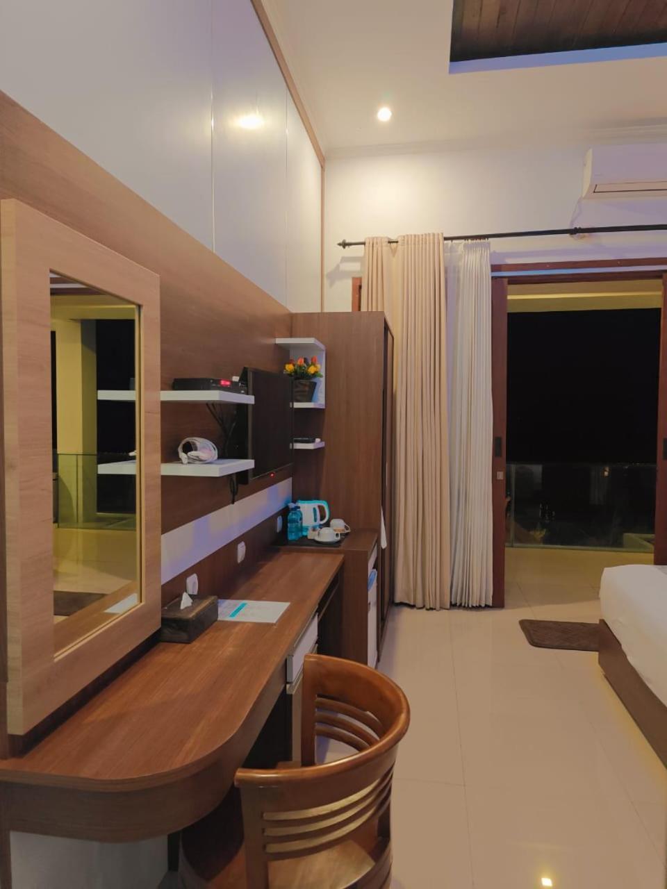 Nusa Sedayu Hotel By Ocean View Batununggul Exterior photo