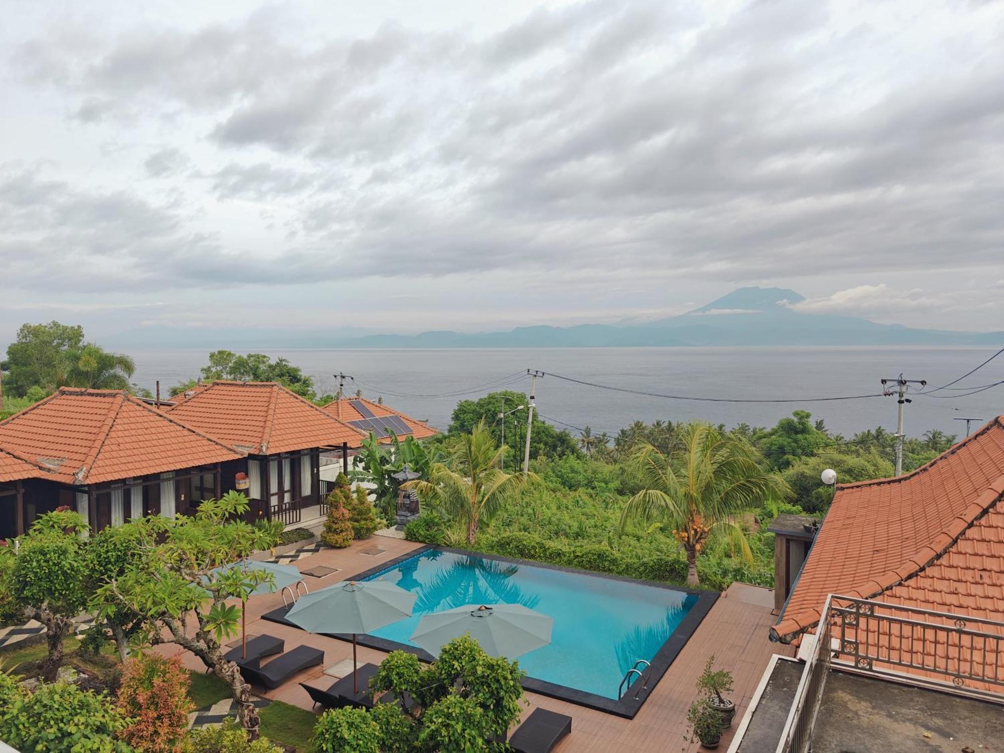 Nusa Sedayu Hotel By Ocean View Batununggul Exterior photo
