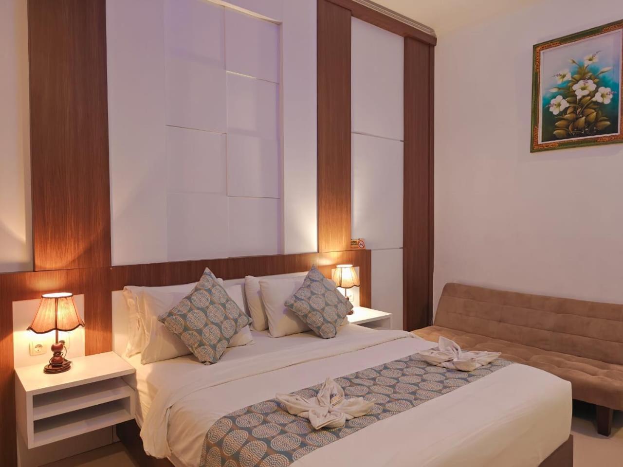 Nusa Sedayu Hotel By Ocean View Batununggul Exterior photo