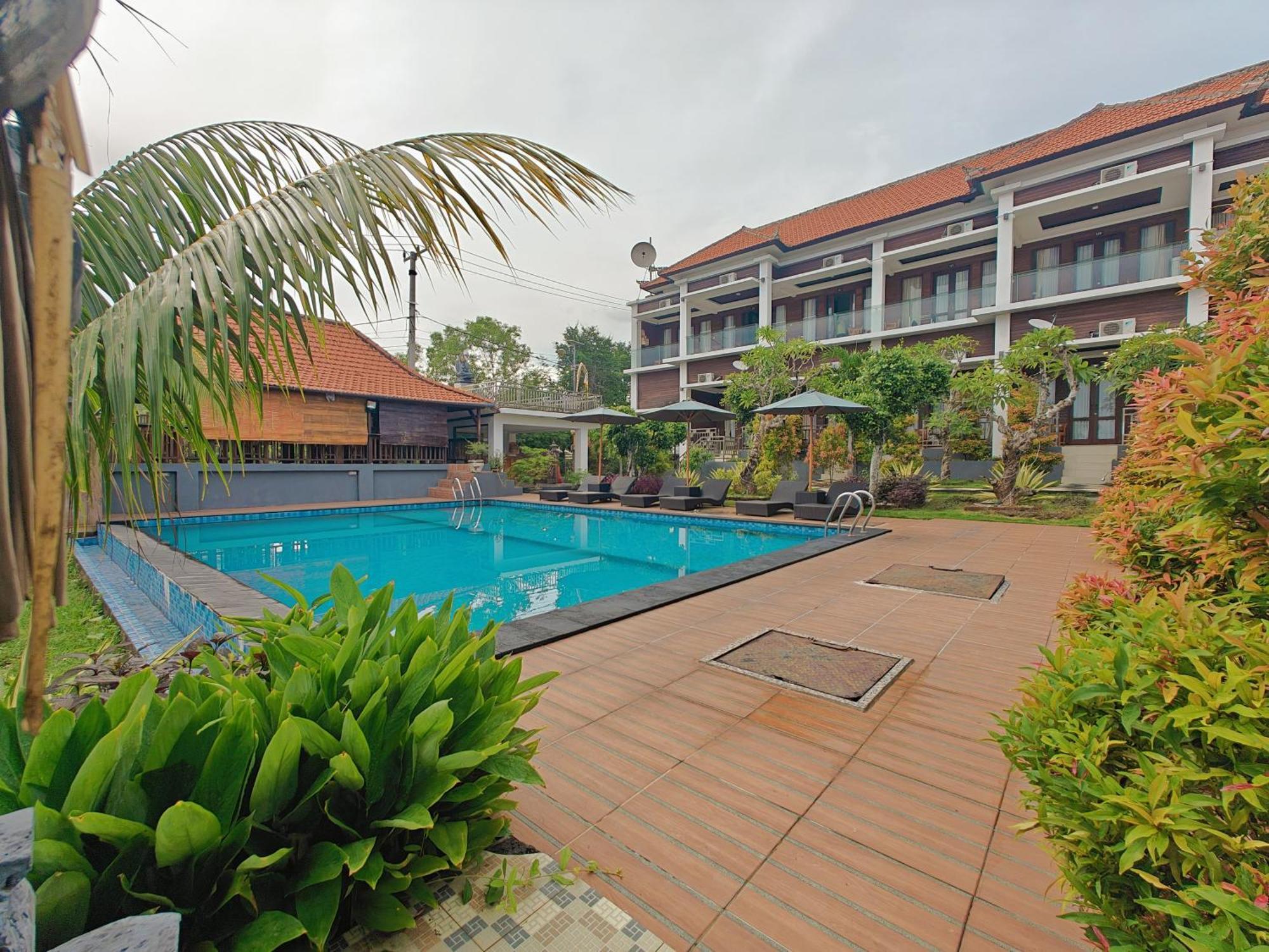 Nusa Sedayu Hotel By Ocean View Batununggul Exterior photo